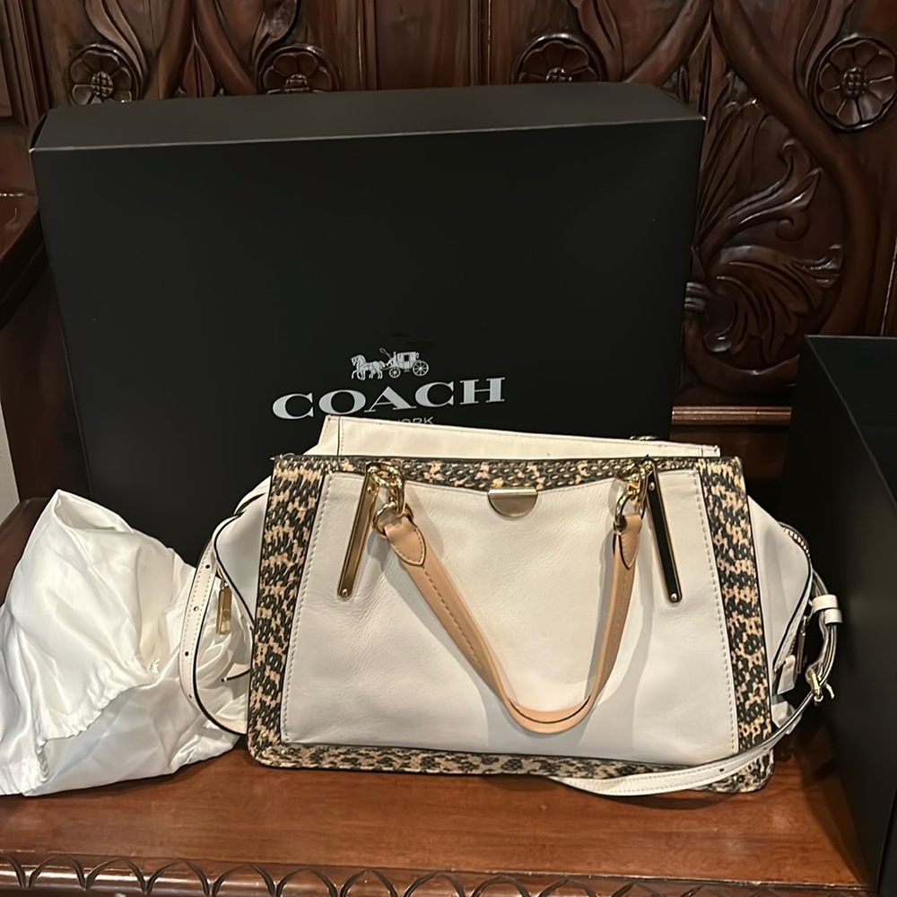 COACH Leather Dreamer Bag worn once excellent condition slight marks on inside